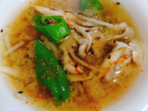しし唐 舞茸 モヤシのピリ辛味噌スープ
